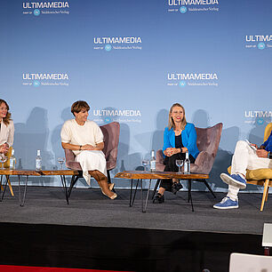Impressionen CMxC 2025 - Panel mit Olga Nevska, Dr. Astrid Fontaine, Katharina Schmidt und HP Kleebinder