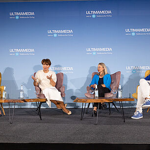 Impressionen CMxC 2025 - Panel mit Olga Nevska, Dr. Astrid Fontaine, Katharina Schmidt und HP Kleebinder